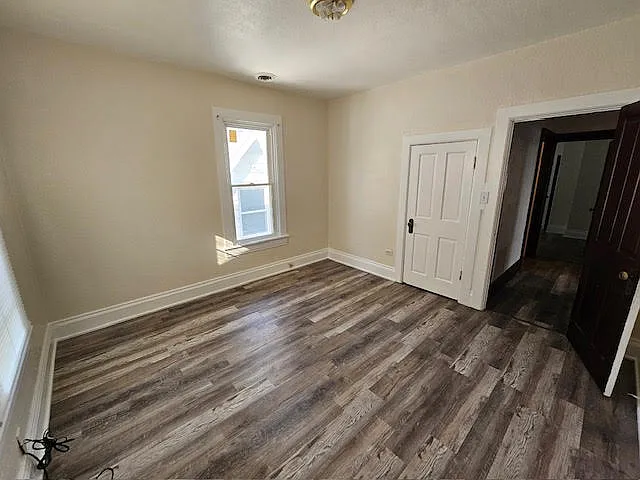 908 Forsythe St — Photo 11