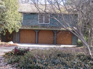 160 Baldwin Rd, Birmingham, MI 48009