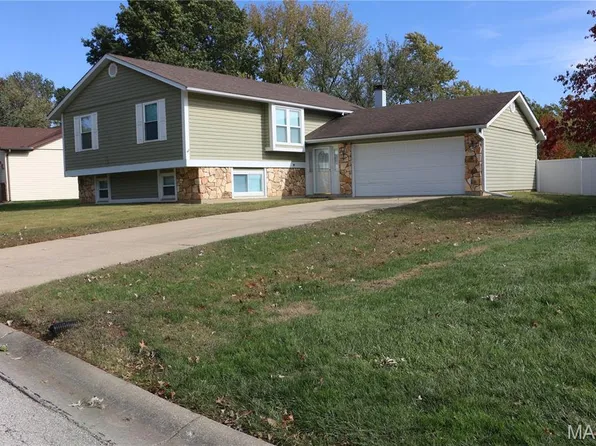 4 Ridgewoods Ct, Saint Peters, MO 63376