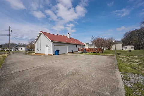 222 Daly Dr — Photo 25