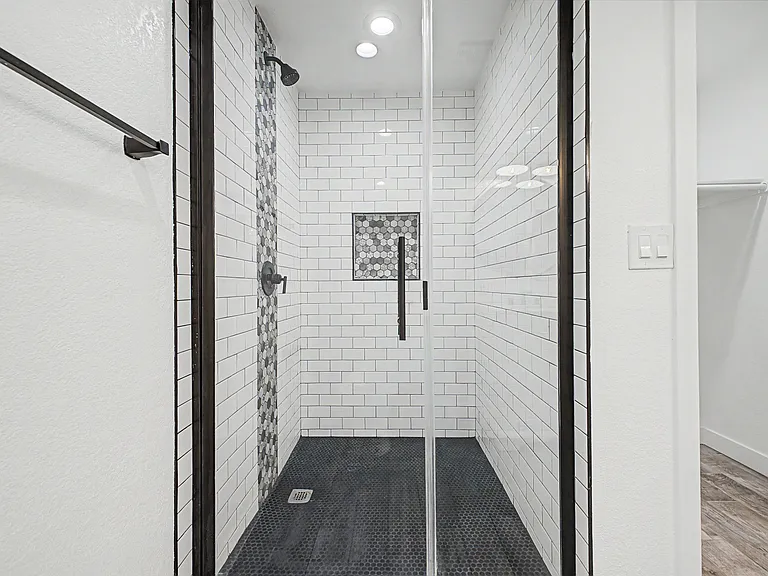 918 E Kristal Way — Photo 17