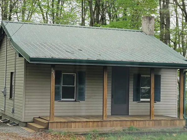 8215 Superior St, Masury, OH 44438