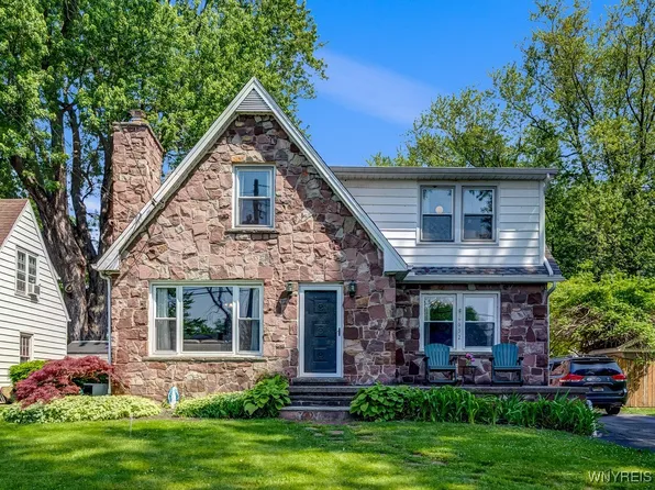 8652 Griffon Ave, Niagara Falls, NY 14304