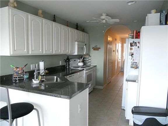 5th image of 2004 John Jay Ct #2004
