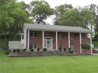 1280 Hanna Rd, Ballwin, MO 63021