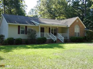84 Club Forest Dr, Tennille, GA 31089