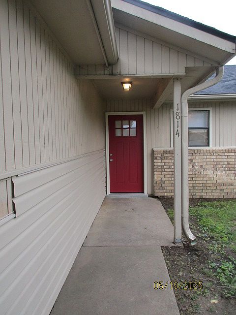1st image of 1814 S 14th Pl