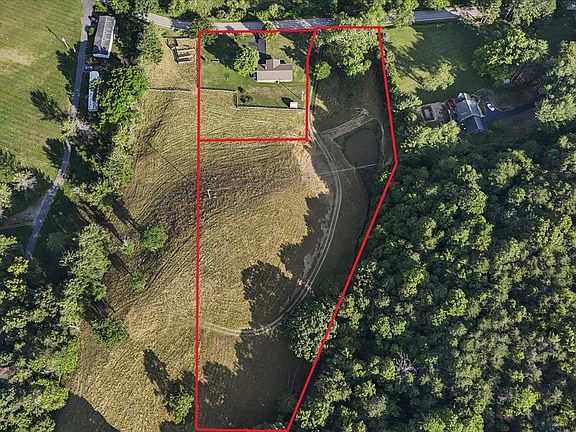 3rd image of 3204 Meadowbrook Dr