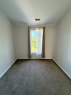 8 Crenshaw Ct — Photo 33