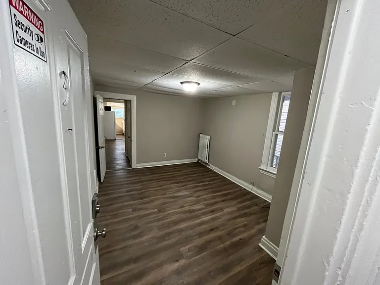 515 W Princess St #3 — Photo 8