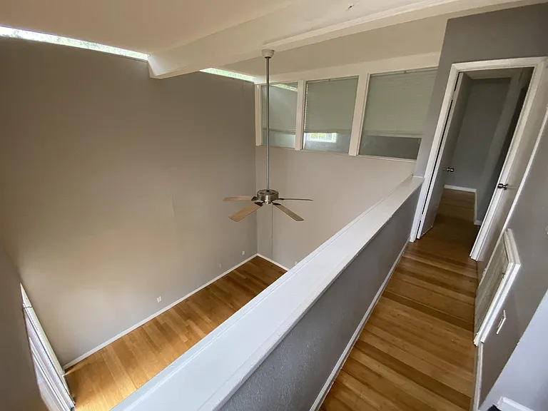 406 Hawthorne St — Photo 17