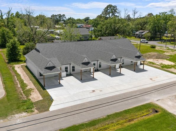 208 E D St, Rayne, LA 70578