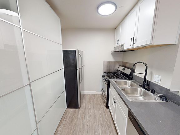 4th image of 937 Hyperion Ave APT 3