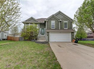 626 S Oak Crest Cir, Gardner, KS 66030