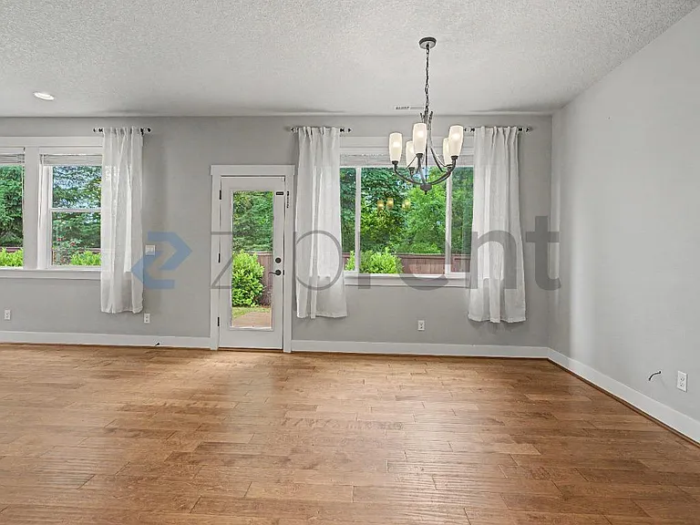 28623 Greenway Dr — Photo 12