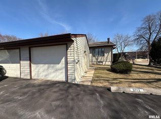 3713 Cedarwood Ct, Bettendorf, IA 52722