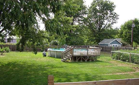 3rd image of 217 E Fox Cir