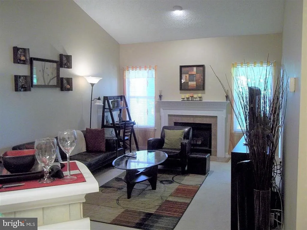 1 bed, 703 sqft, $1,650 — Photo 1