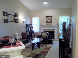 13070 Autumn Woods Way APT 305, Fairfax, VA 22033