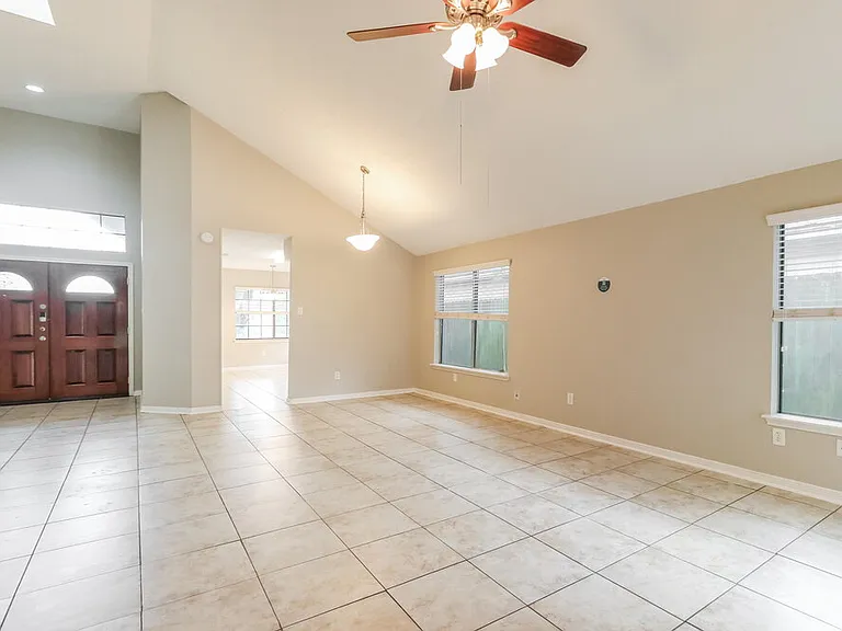 8619 Spring Green Dr — Photo 6