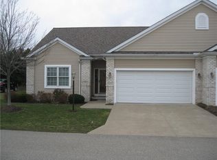 1352 Hemingway Dr, Erie, PA 16505