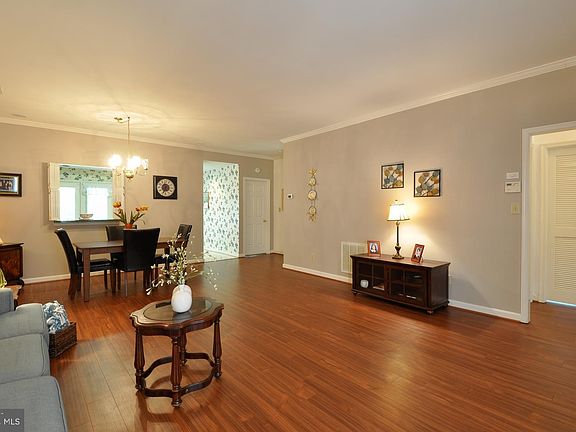 4th image of 9605 Blantyre Ct