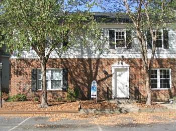 2nd image of 802 Larkspur Ct #8B