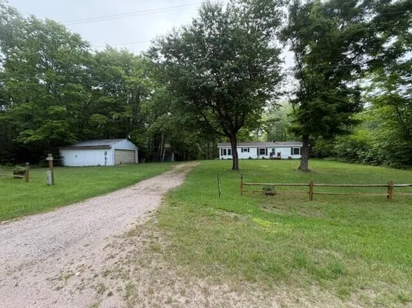 25347 S Raber Rd, Goetzville, MI 49736