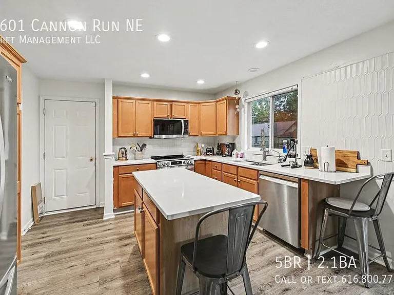 7601 Cannon Run NE — Photo 5