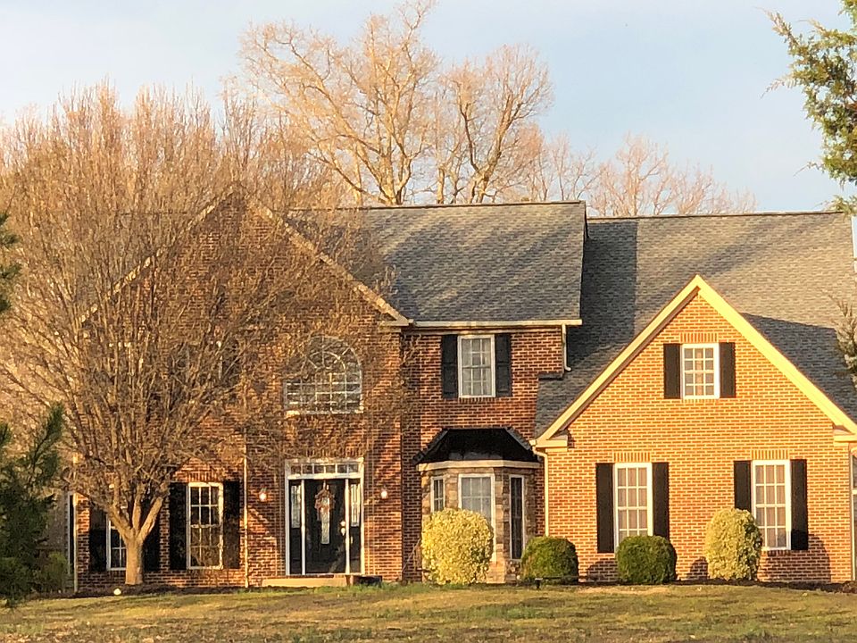 1st image of 32 Blackberry Ln