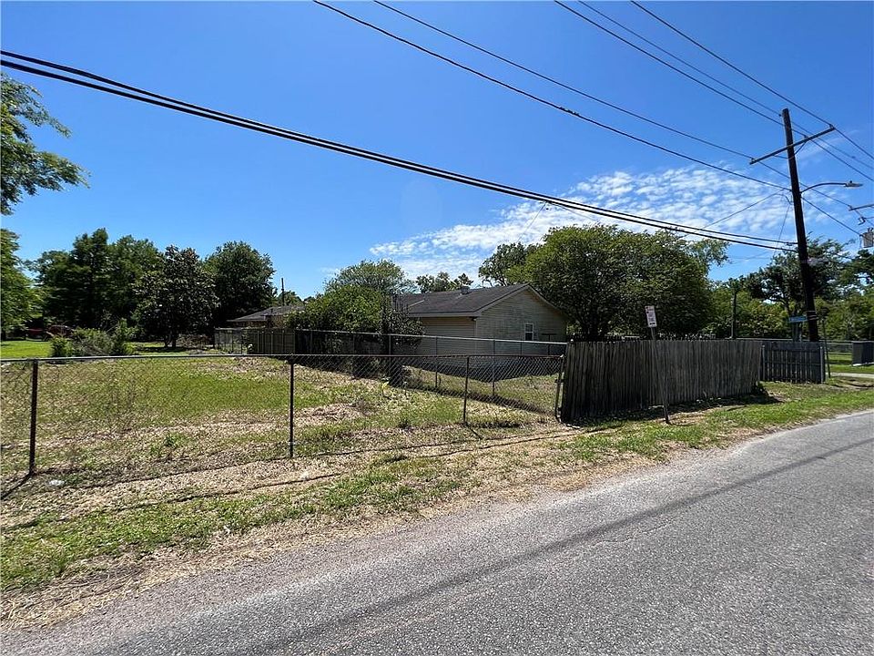 2nd image of 938001 Thomas St