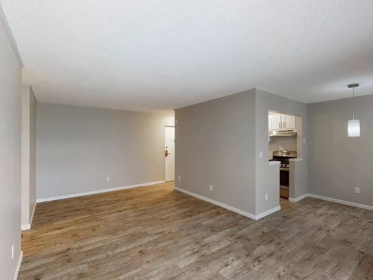 The Evalee Apartments — Photo 95