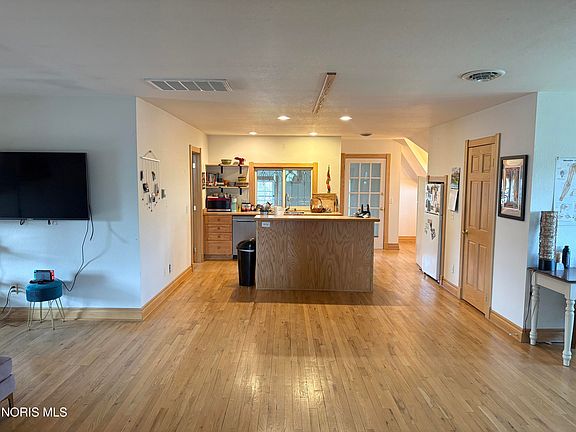 2nd image of 603 W Bancroft St #C