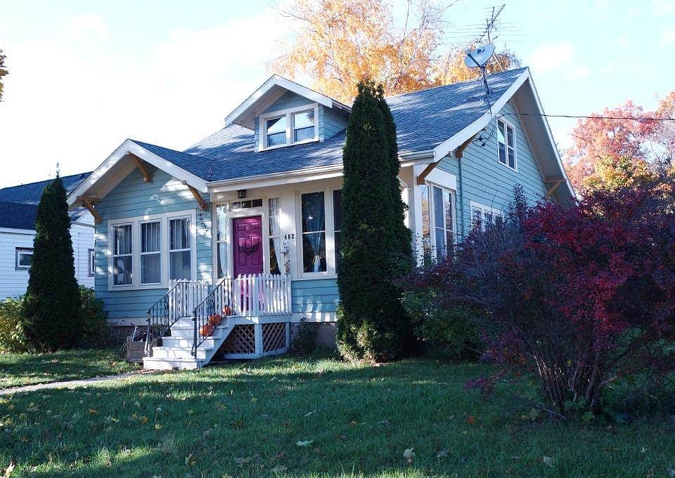 1st image of 402 W Lake St