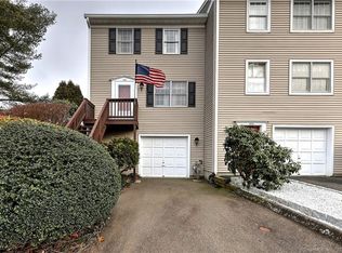 121 Summit Cmns #121, Derby, CT 06418