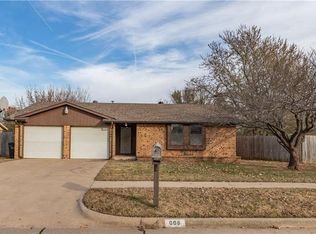 608 N Ramblin Oaks Dr, Moore, OK 73160