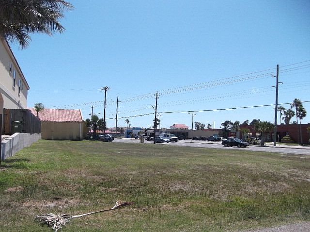 2nd image of 2100 Padre Blvd