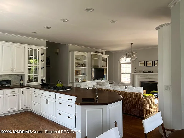 200 Washington Ave #SEASONAL RENTAL — Photo 2