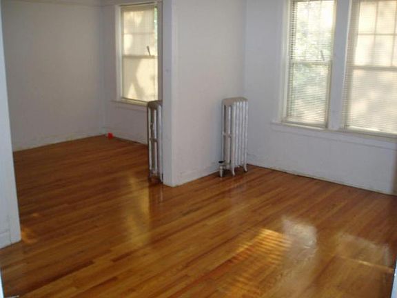4th image of 5109 N Winchester Ave