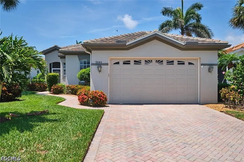 2 bed, 2.0 bath, 1752 sqft, $8,500 — Photo 2