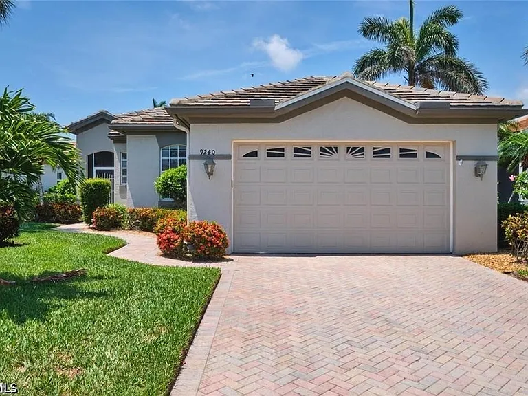 9240 Willowcrest Ct — Photo 2