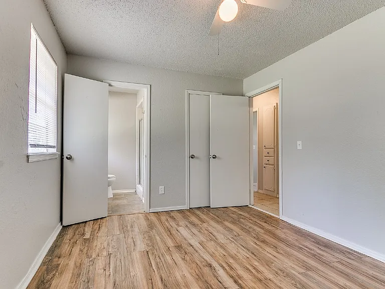 8814 NE 13th St — Photo 32