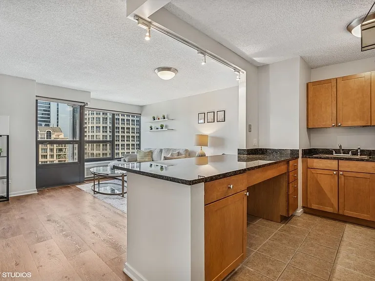 30 E Huron St #2511 — Photo 7
