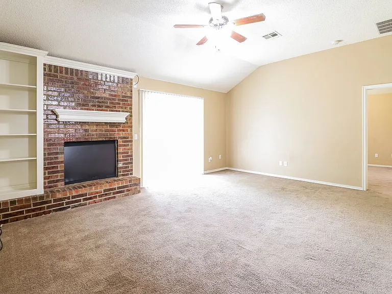 324 Marrgate Dr — Photo 4