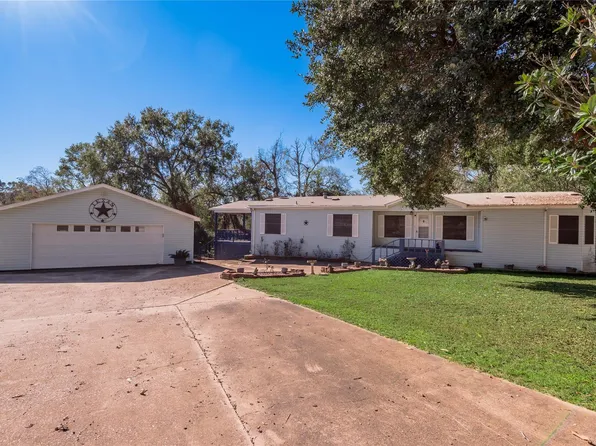 1579 Tara Dr, Trinity, TX 75862