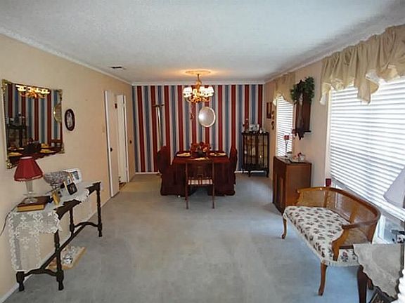 3rd image of 142 Hanna Ave