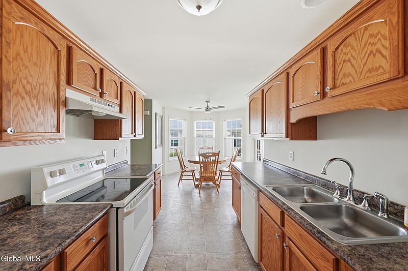 5th image of 6 Patroon Pointe Drive
