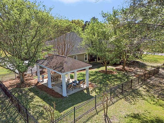 3rd image of 3660 Letitia Ln