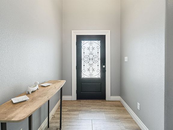 4th image of 213 Javier Dr