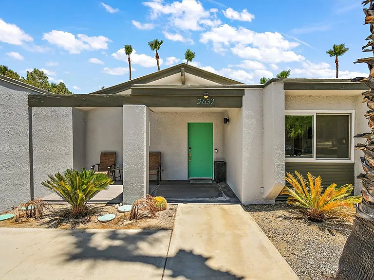 2632 N Aurora Dr — Photo 33